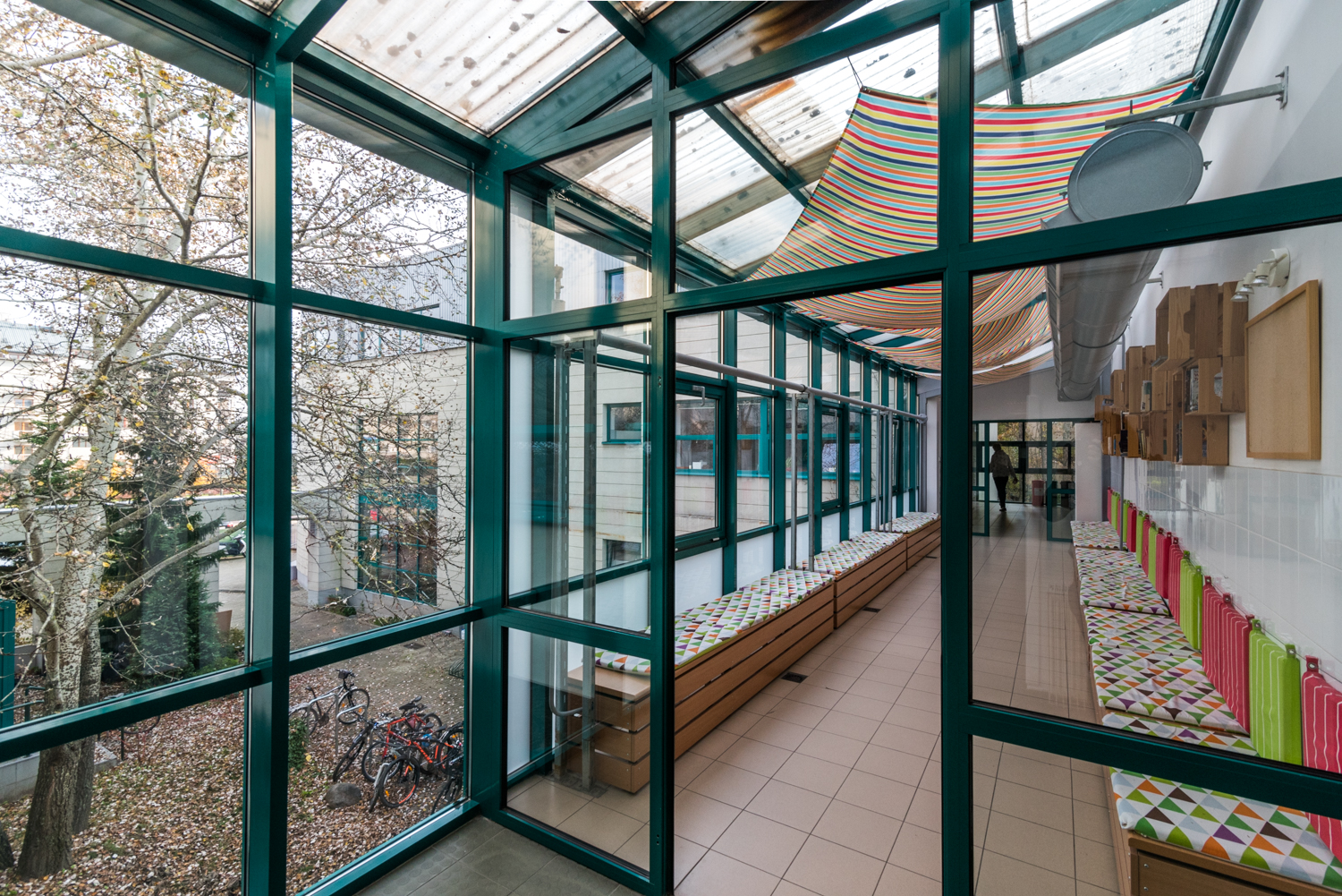 Zdjęcie architektury budynku Szkoła Podstawowa i Gimnazjum Przymierza Rodzin im. Jana Pawła II